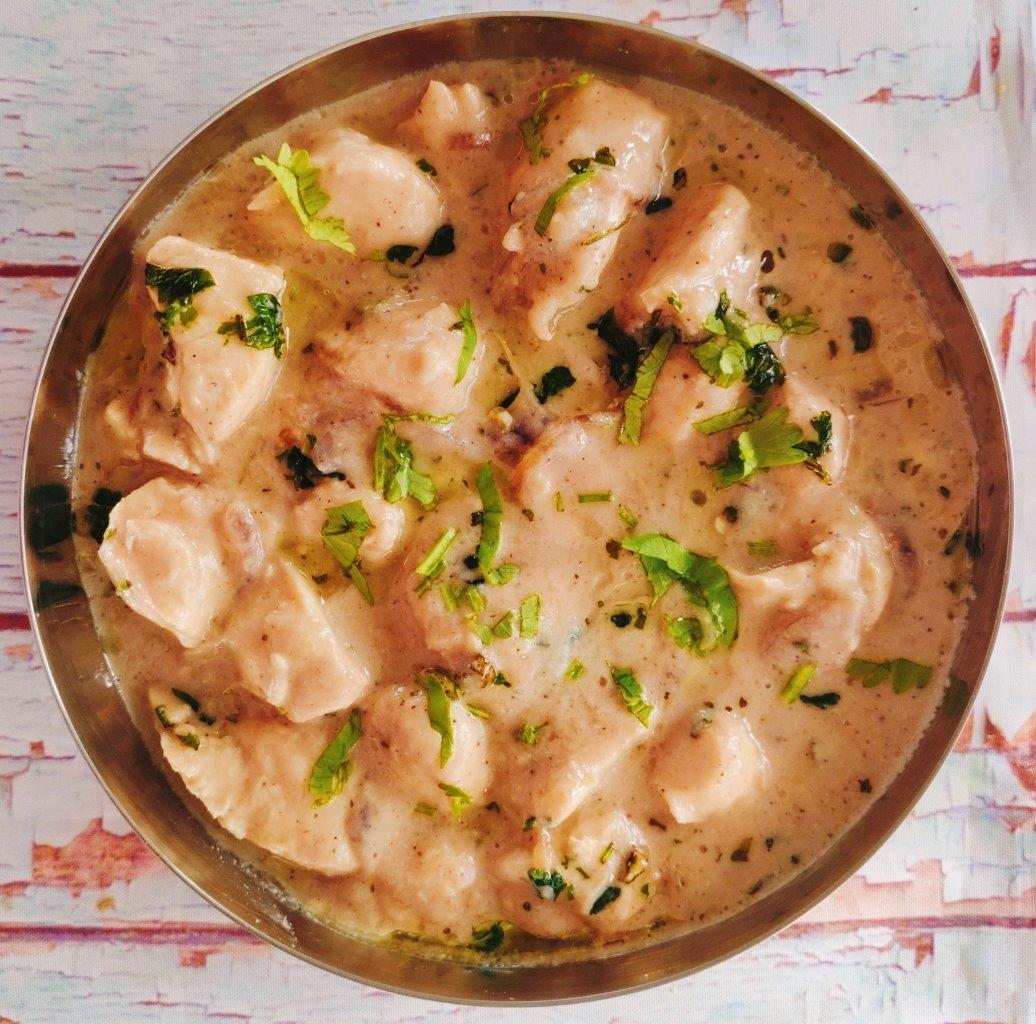 Chicken in creamy white gravy