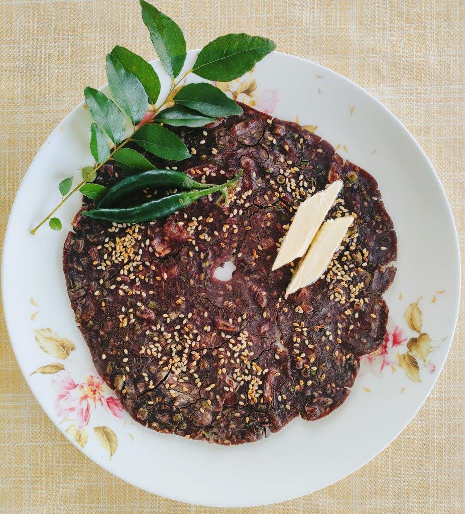Ragi Thalipeeth