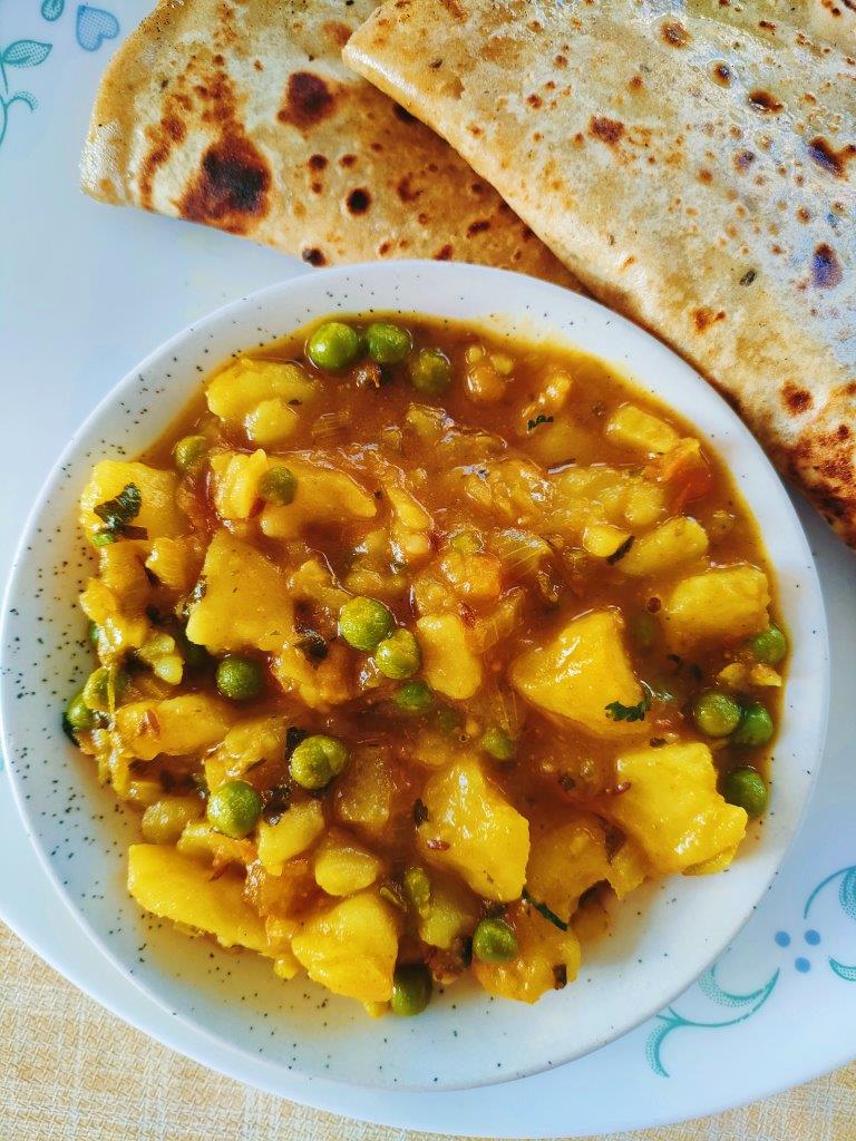 Aalu matar and parantha